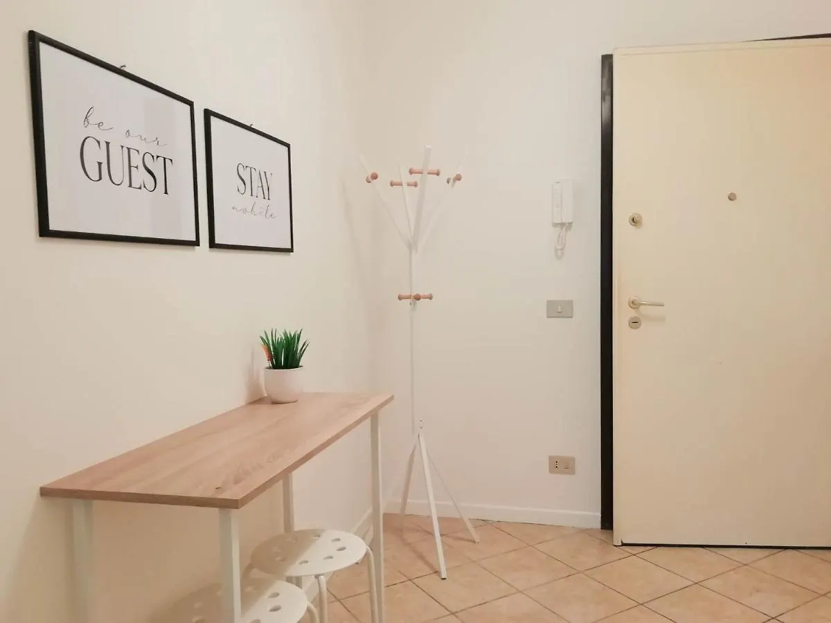 MistrangeloHome 3 - Appartamento in Pieno Centro Savona 0*,